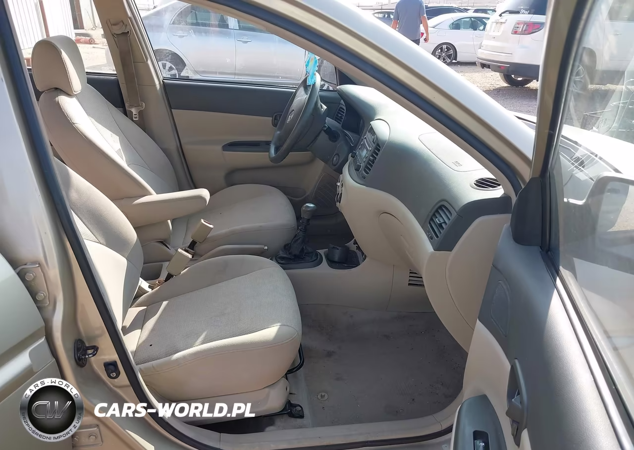 2006 Hyundai Accent Gls VIN:KMHCN46C96U037570 - 5