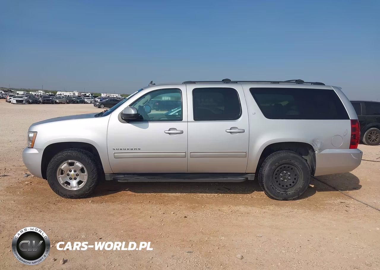2013 Chevrolet Suburban Lt VIN:1GNSCJE01DR317213 - 14