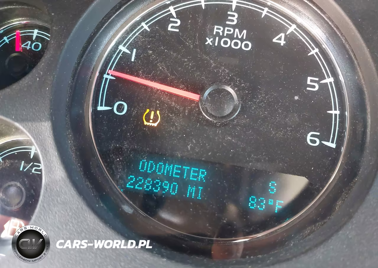 2013 Chevrolet Suburban Lt VIN:1GNSCJE01DR317213 - 15