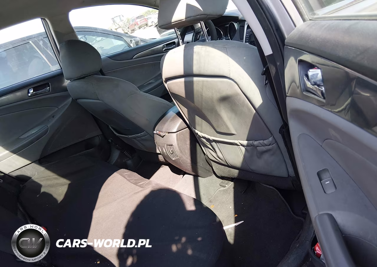 2012 Hyundai Sonata Hybrid VIN:KMHEC4A44CA027279 - 8