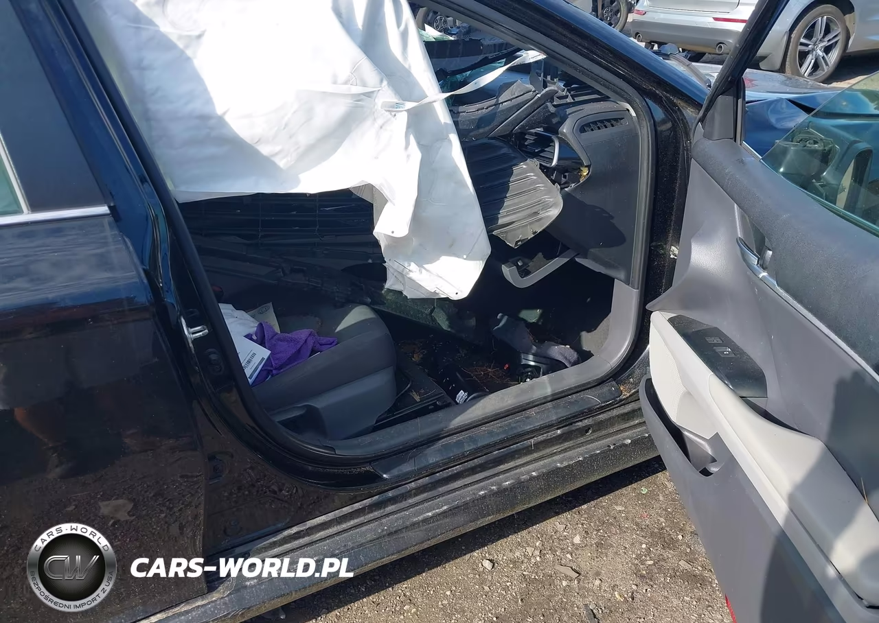 2020 Toyota Camry Le VIN:4T1C11AK9LU932254 - 5