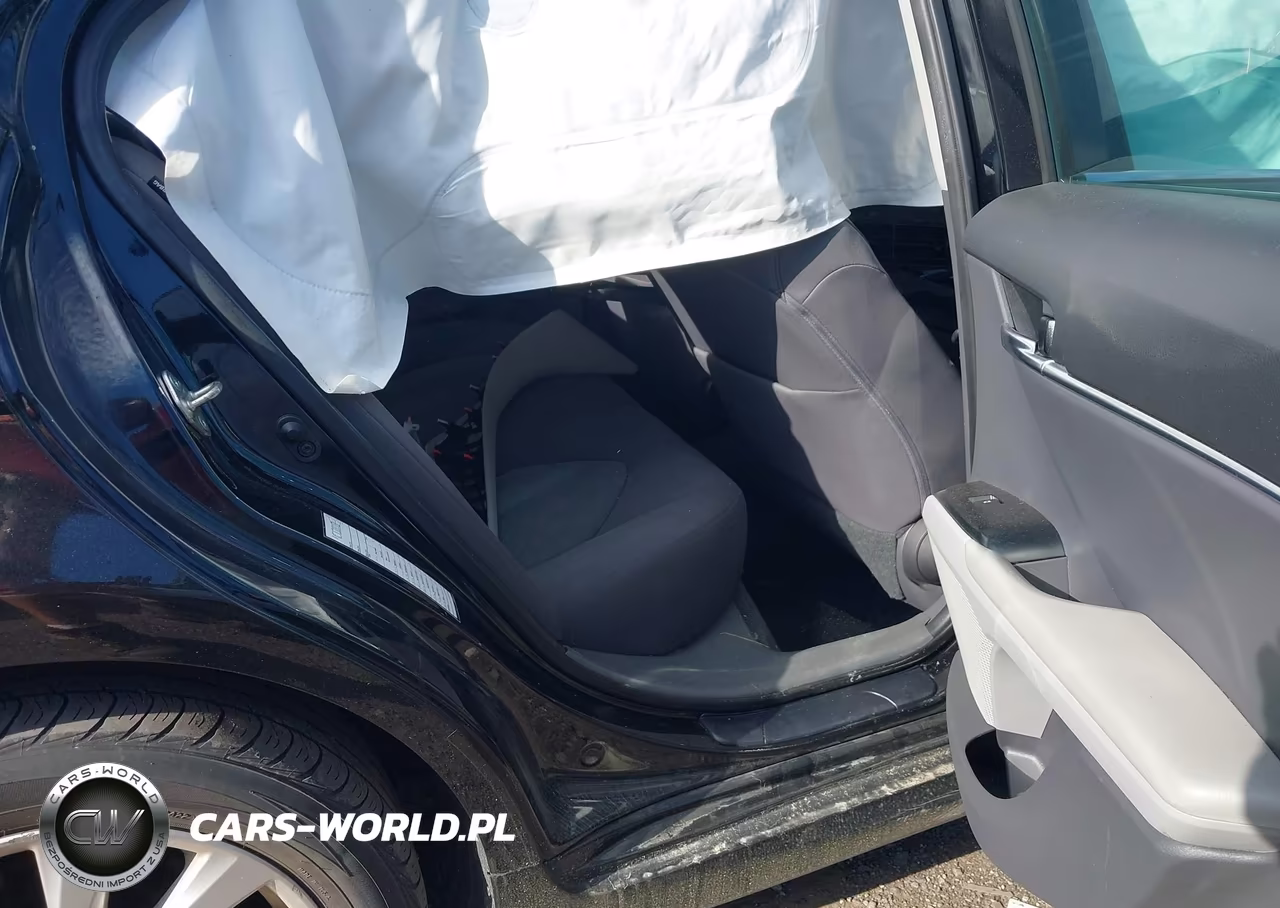 2020 Toyota Camry Le VIN:4T1C11AK9LU932254 - 8