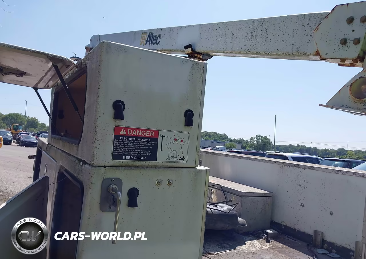 2012 Ford F-450 Chassis Xl VIN:1FDUF4GY3CEC78428 - 3
