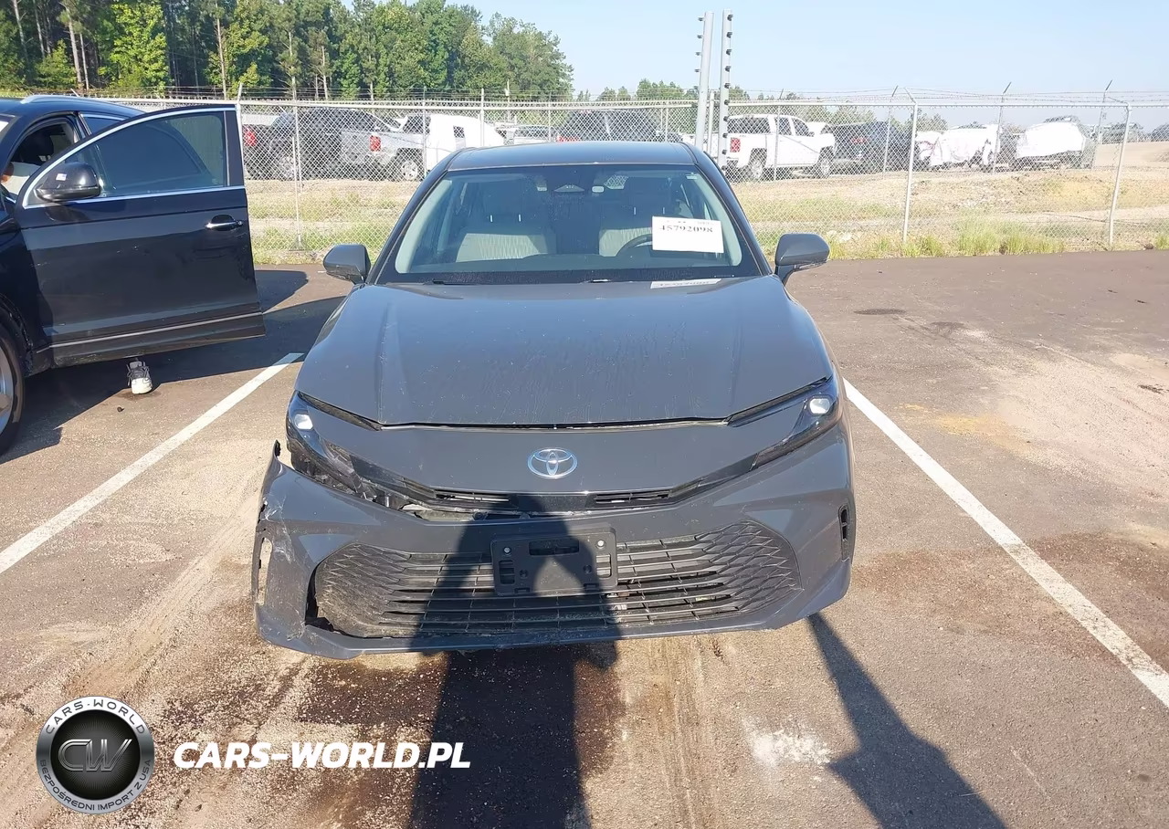 2025 Toyota Camry Le VIN:4T1DAACK4SU115855 - 11
