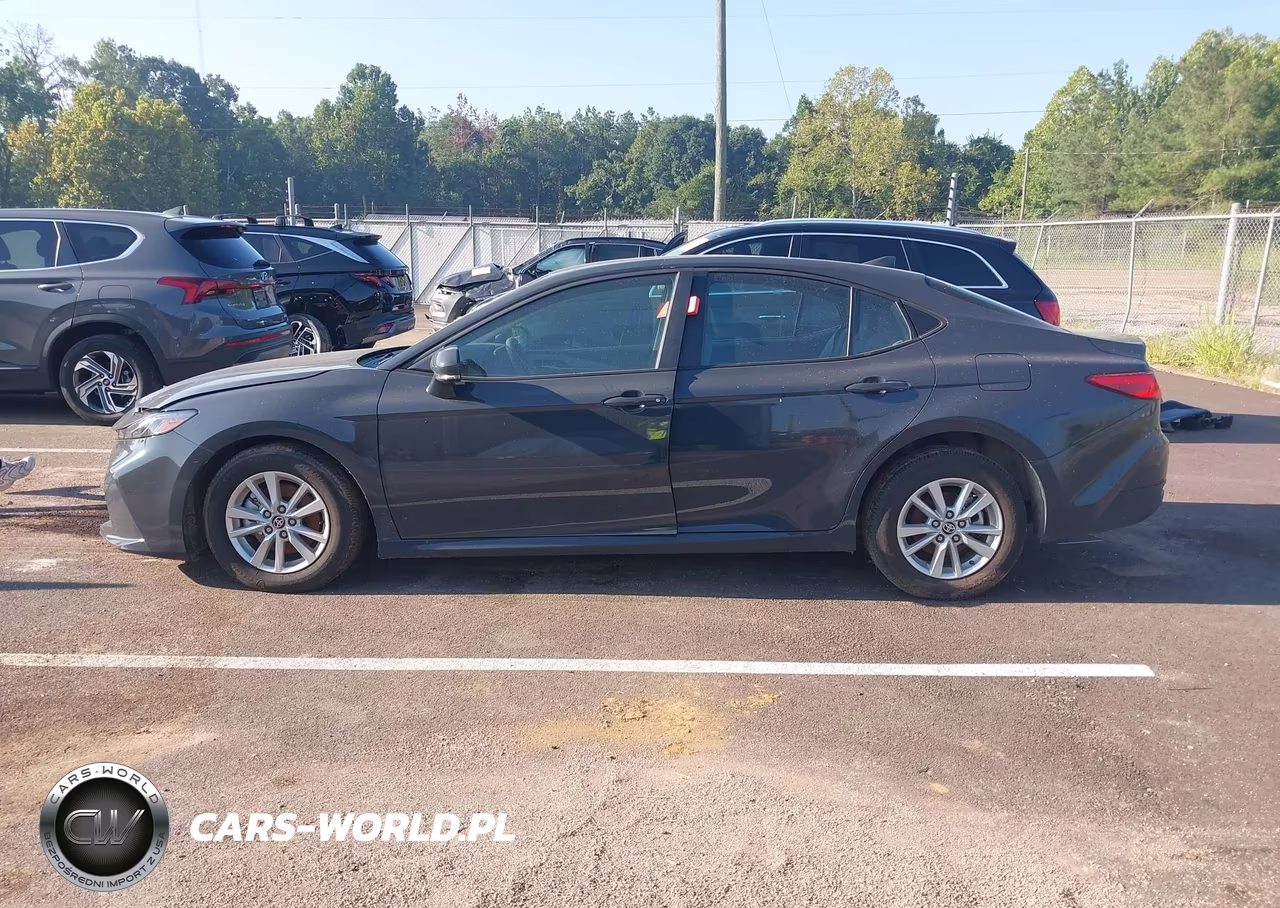 2025 Toyota Camry Le VIN:4T1DAACK4SU115855 - 13