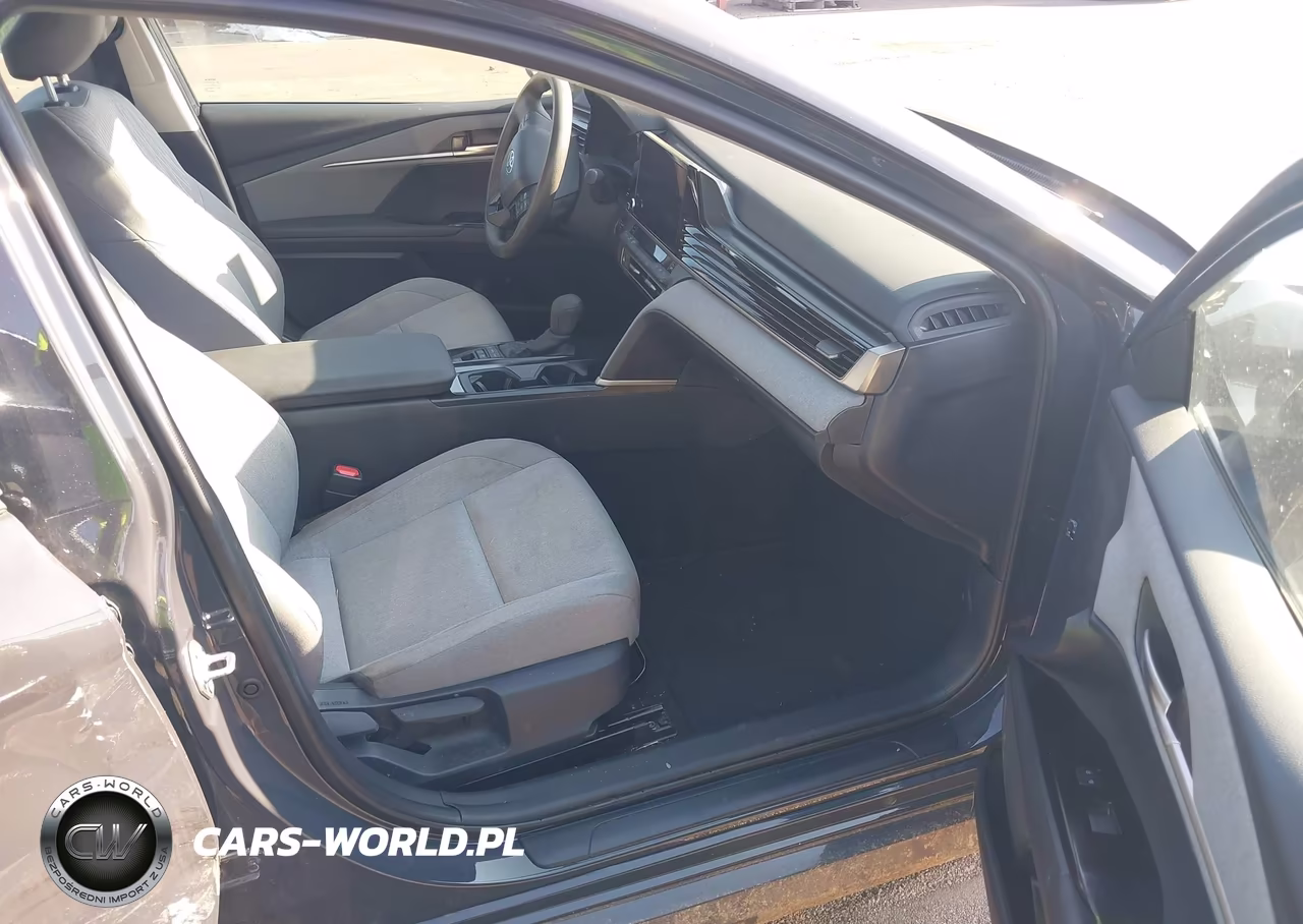 2025 Toyota Camry Le VIN:4T1DAACK4SU115855 - 5