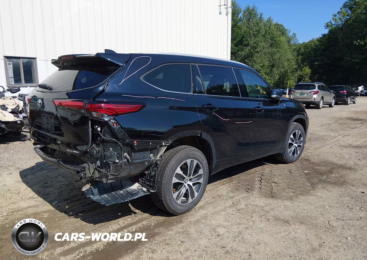 2022 Toyota Highlander Xle VIN:5TDHZRBH6NS180959 - 4