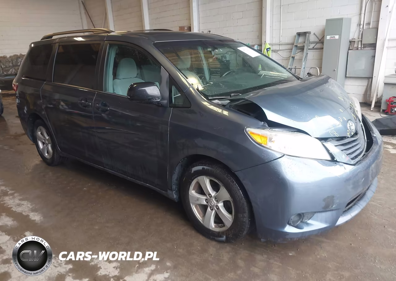 2015 Toyota Sienna Le 8 Passenger – zdjęcie 1 z 16