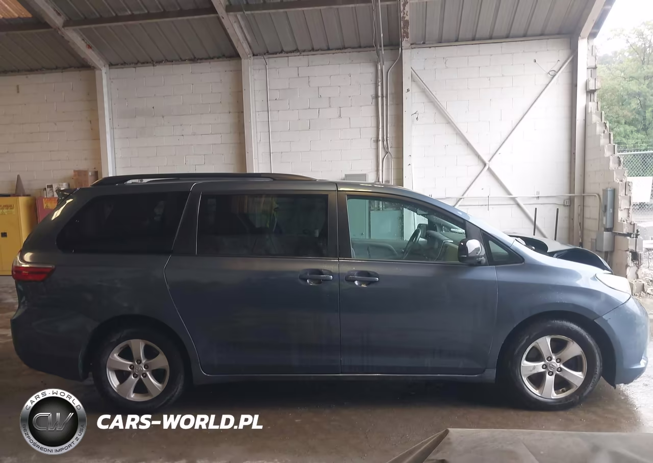 2015 Toyota Sienna Le 8 Passenger VIN:5TDKK3DC6FS568199 - 13