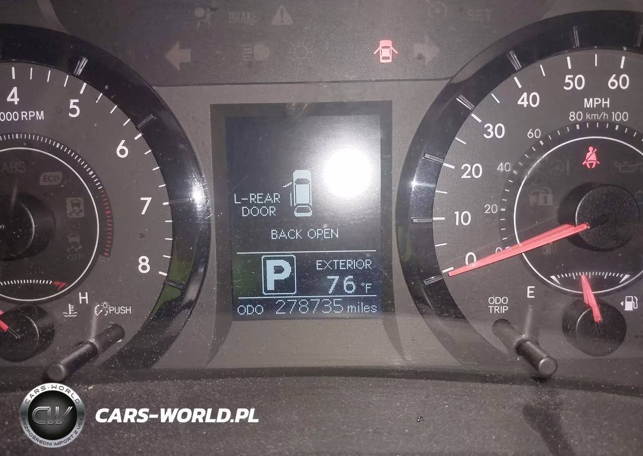 2015 Toyota Sienna Le 8 Passenger VIN:5TDKK3DC6FS568199 - 15