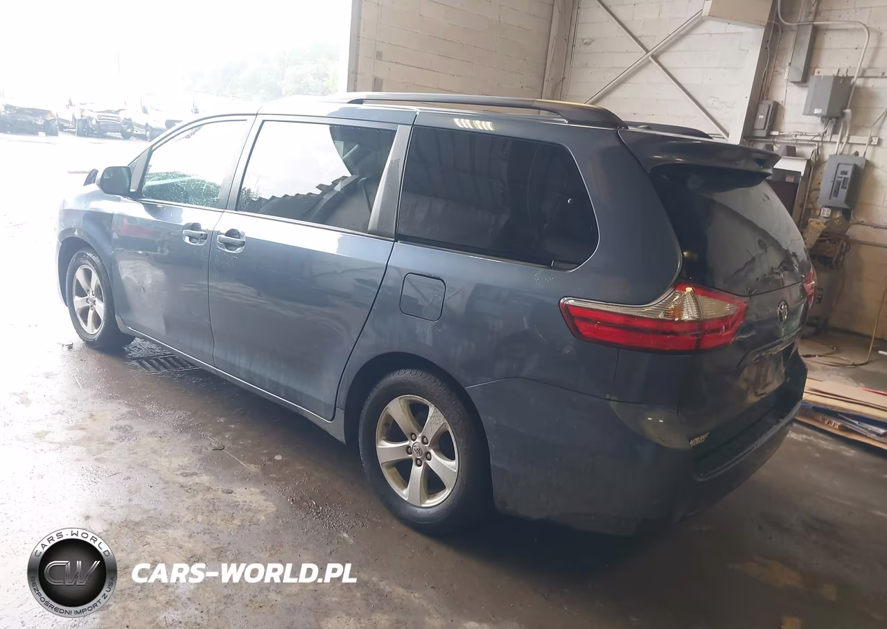 2015 Toyota Sienna Le 8 Passenger VIN:5TDKK3DC6FS568199 - 3