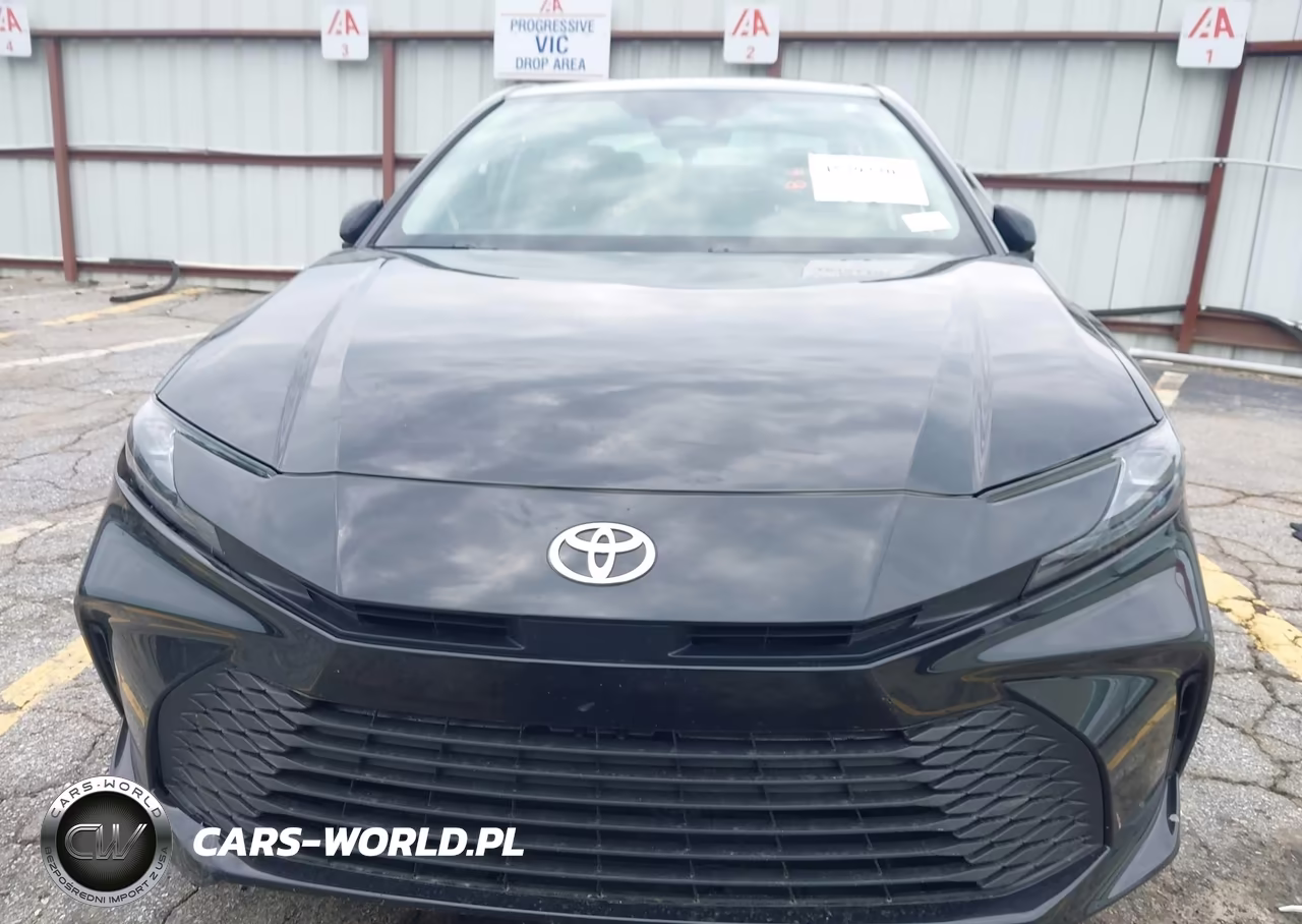 2026 Toyota Camry Le VIN:4T1DAACK4TU722789 - 12