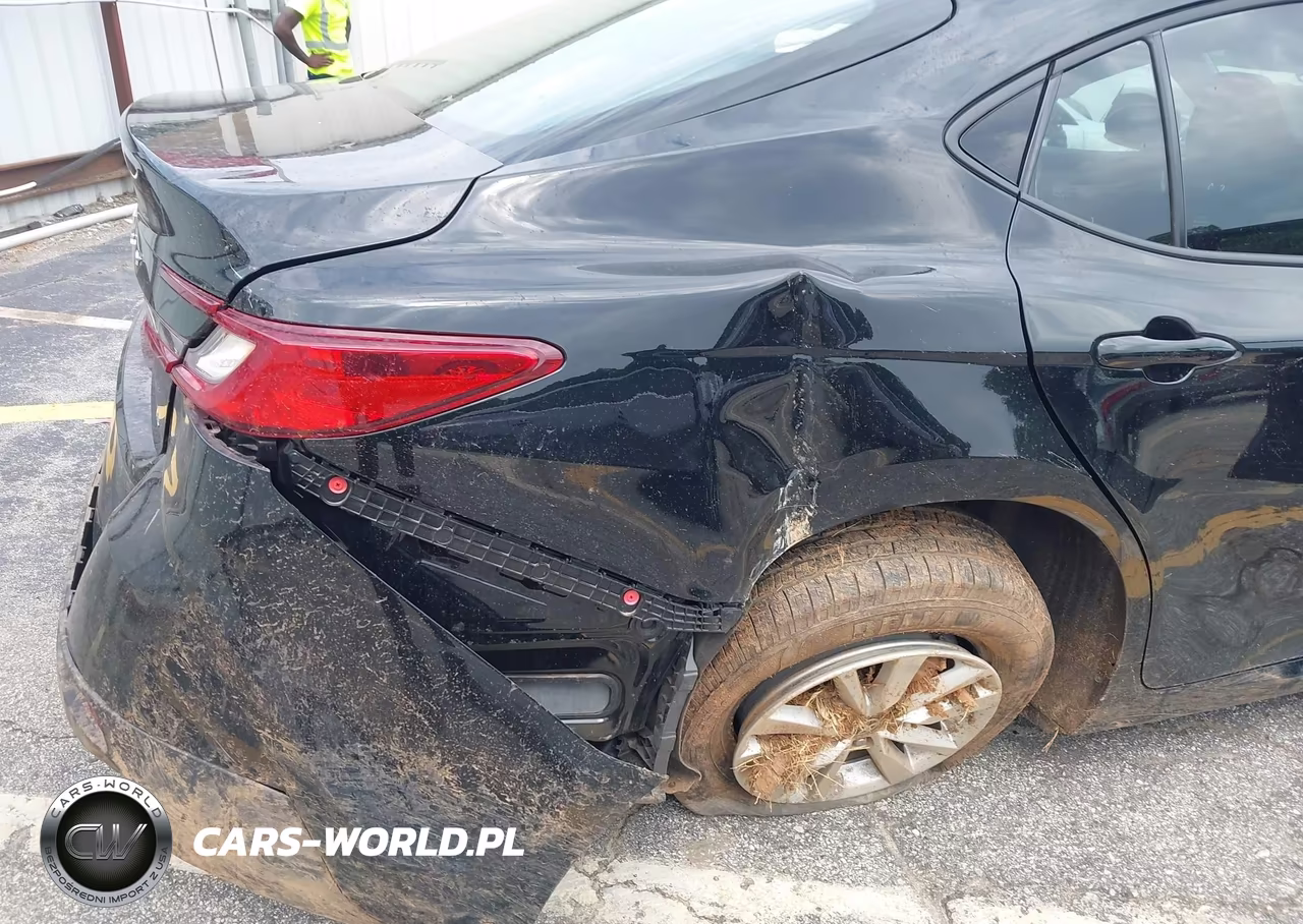 2026 Toyota Camry Le VIN:4T1DAACK4TU722789 - 6