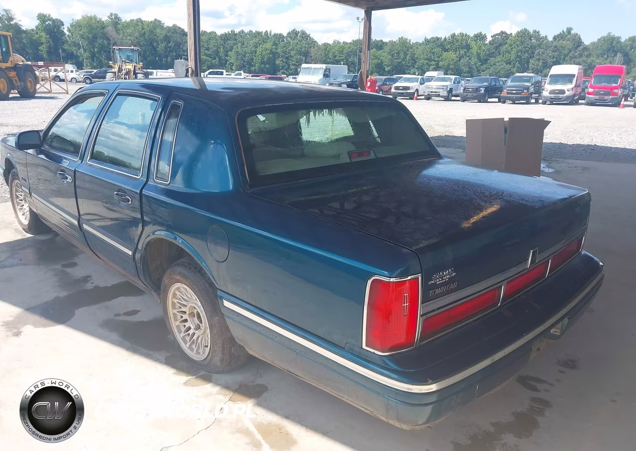 1997 Lincoln Town Car Executive VIN:1LNLM81W4VY744000 - 3