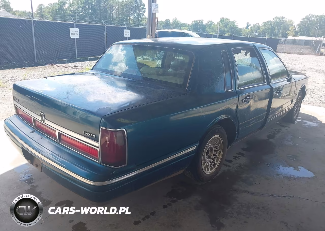 1997 Lincoln Town Car Executive VIN:1LNLM81W4VY744000 - 4