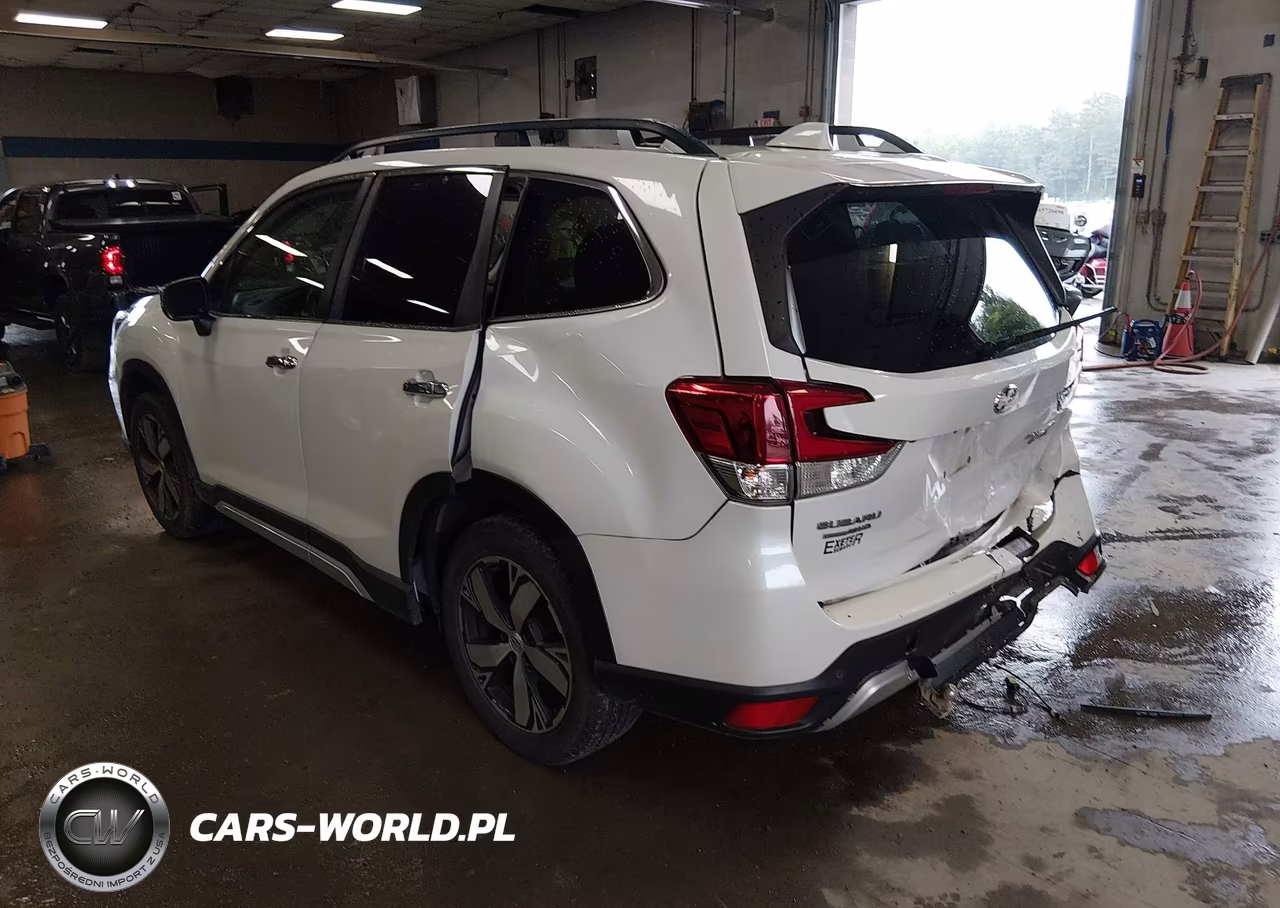 2019 Subaru Forester Touring VIN:JF2SKAWC5KH531680 - 18