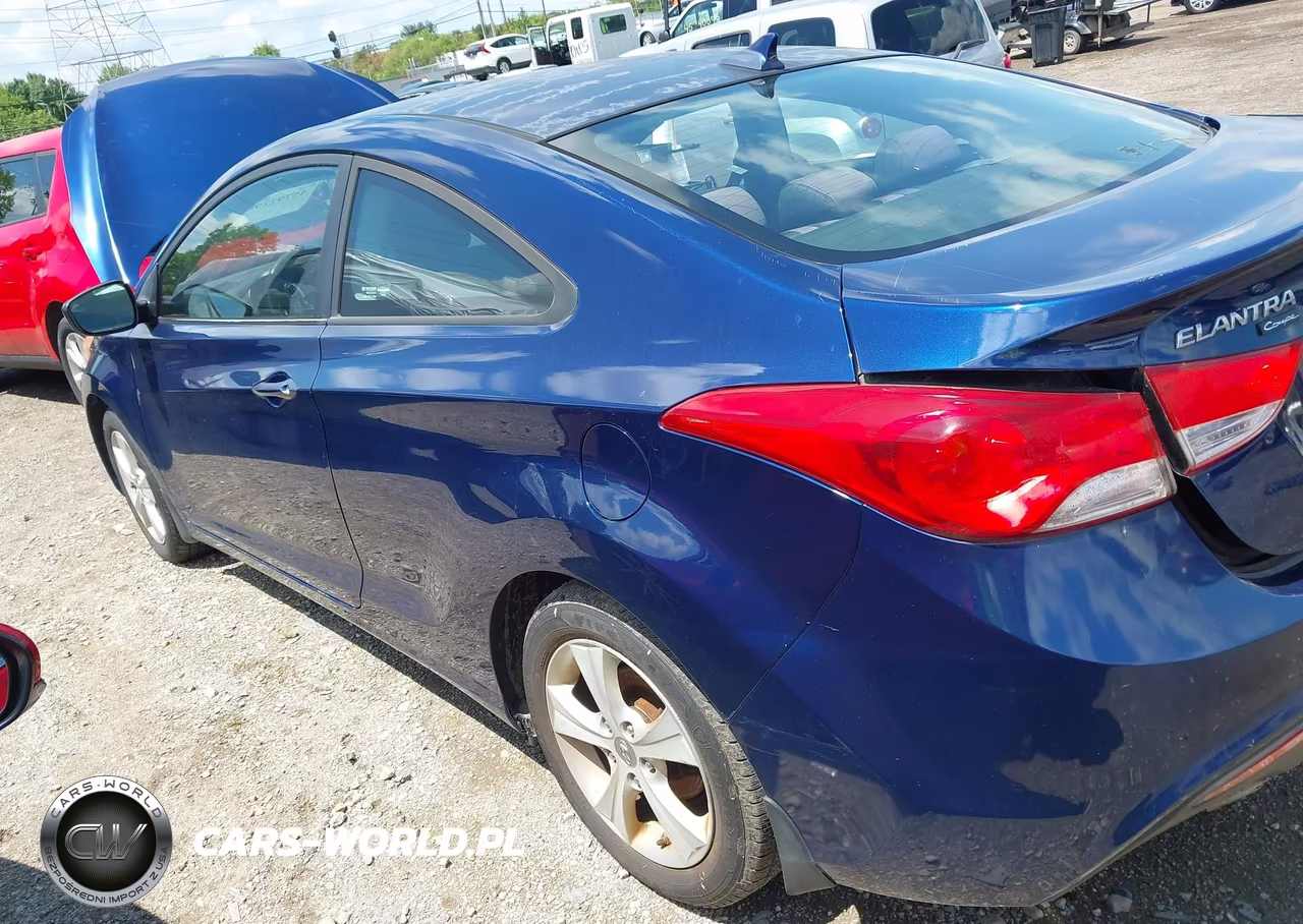 2013 Hyundai Elantra Gs VIN:KMHDH6AE0DU020072 - 3