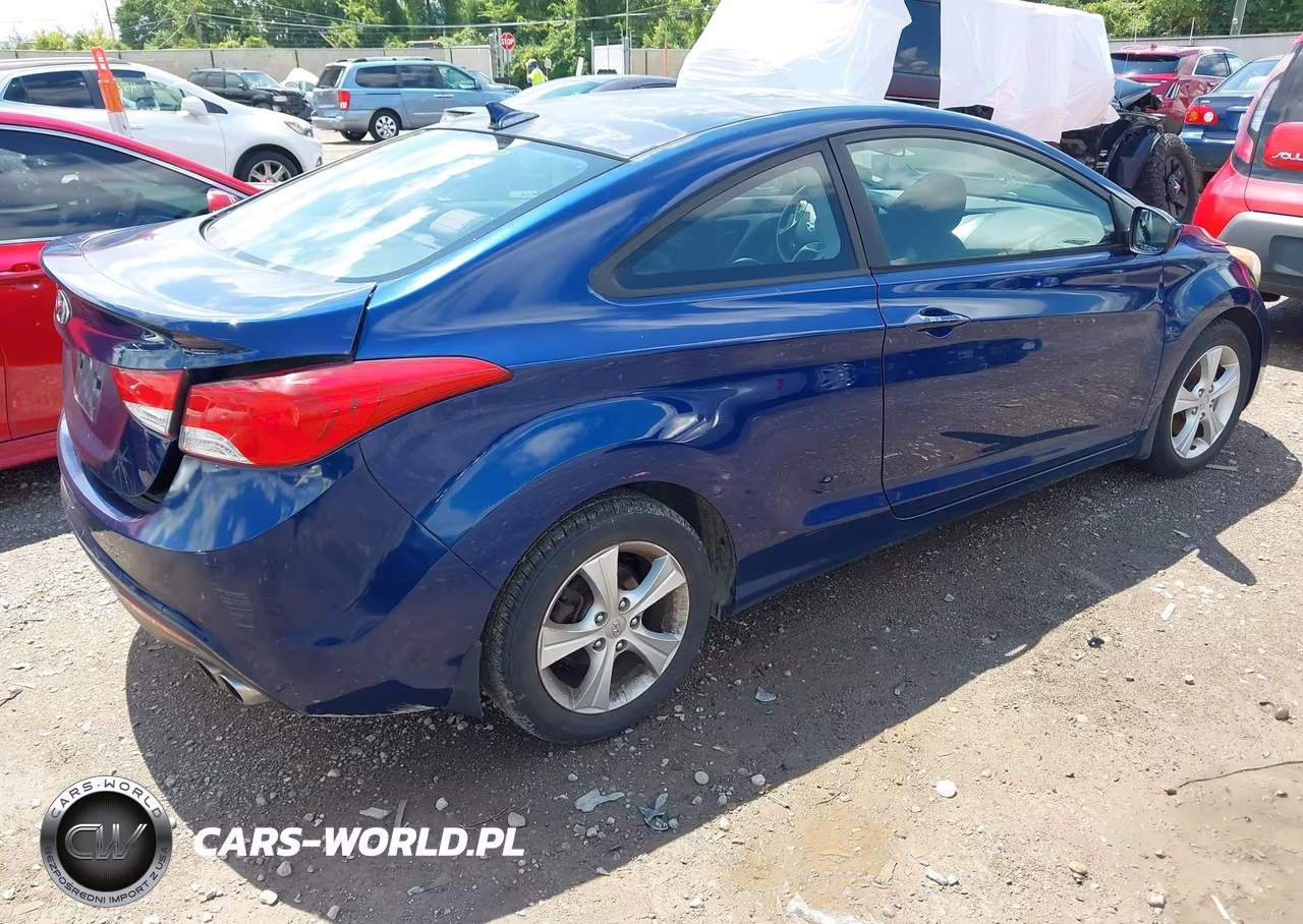 2013 Hyundai Elantra Gs VIN:KMHDH6AE0DU020072 - 4