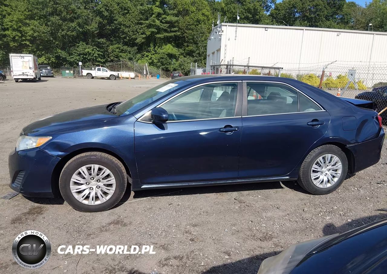 2014 Toyota Camry Le VIN:4T4BF1FK2ER383205 - 13