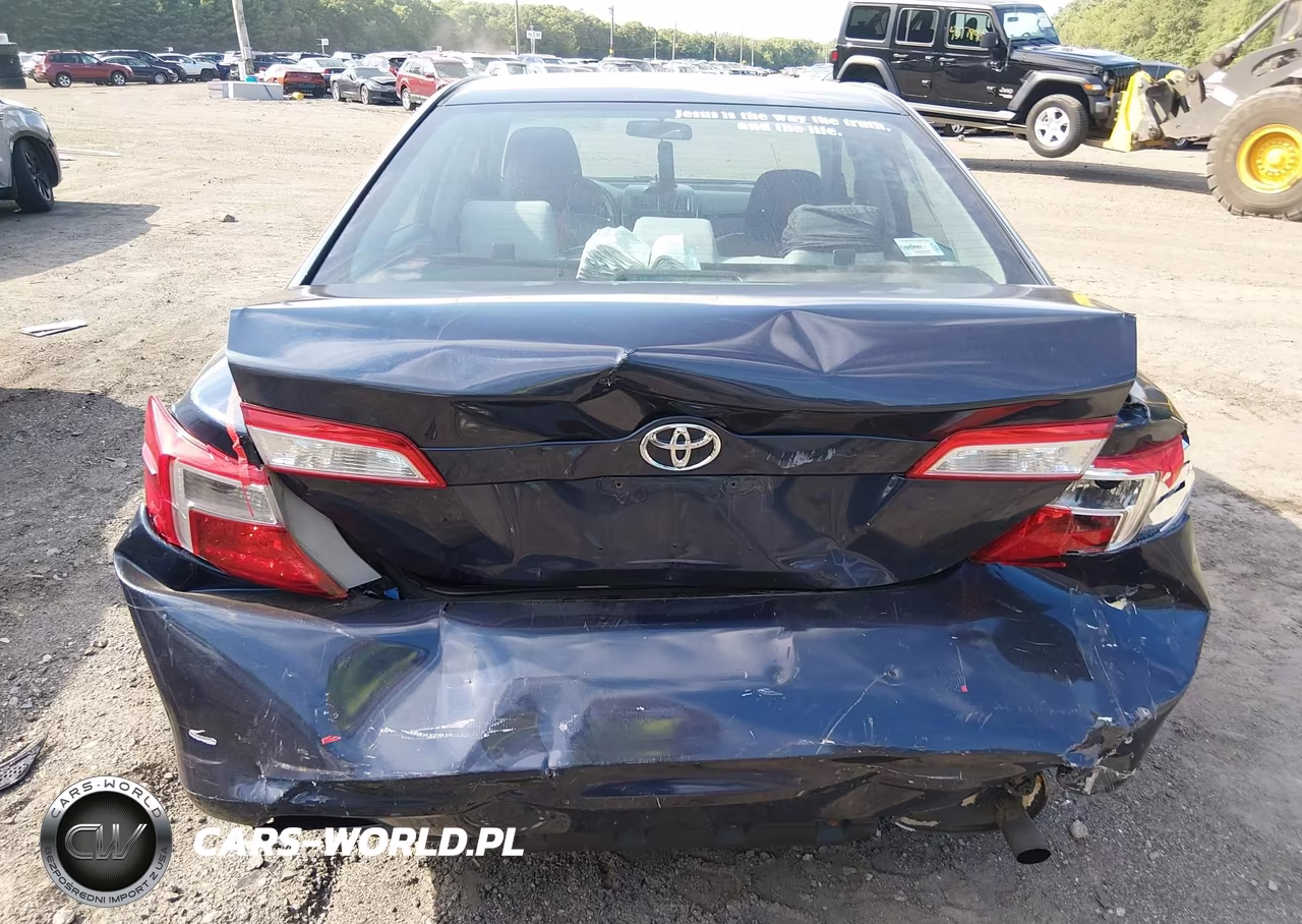 2014 Toyota Camry Le VIN:4T4BF1FK2ER383205 - 15