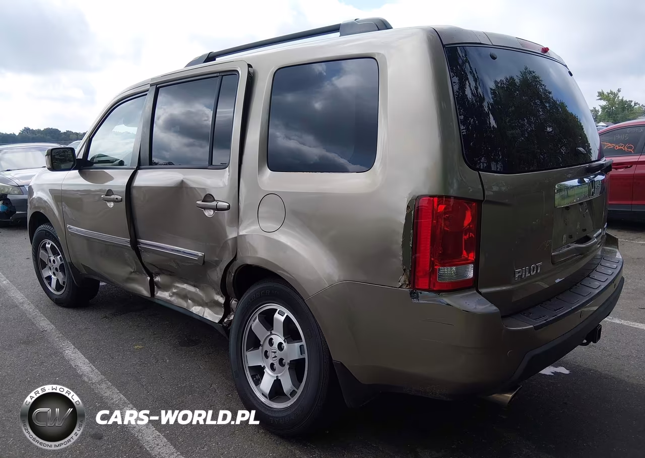 2011 Honda Pilot Touring VIN:5FNYF4H99BB021977 - 3