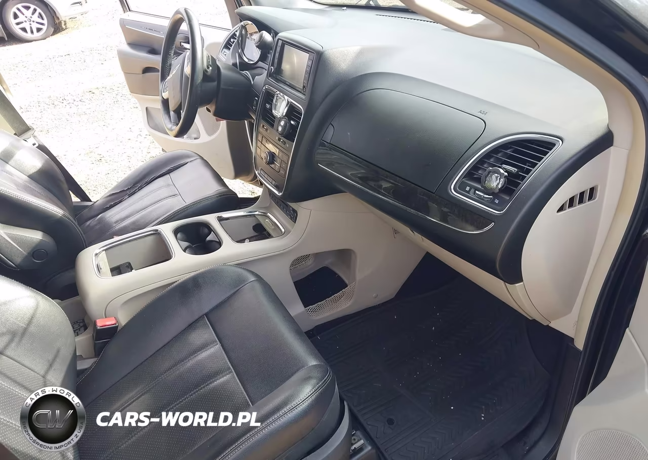 2013 Chrysler Town & Country Touring-L VIN:2C4RC1CG6DR590021 - 5