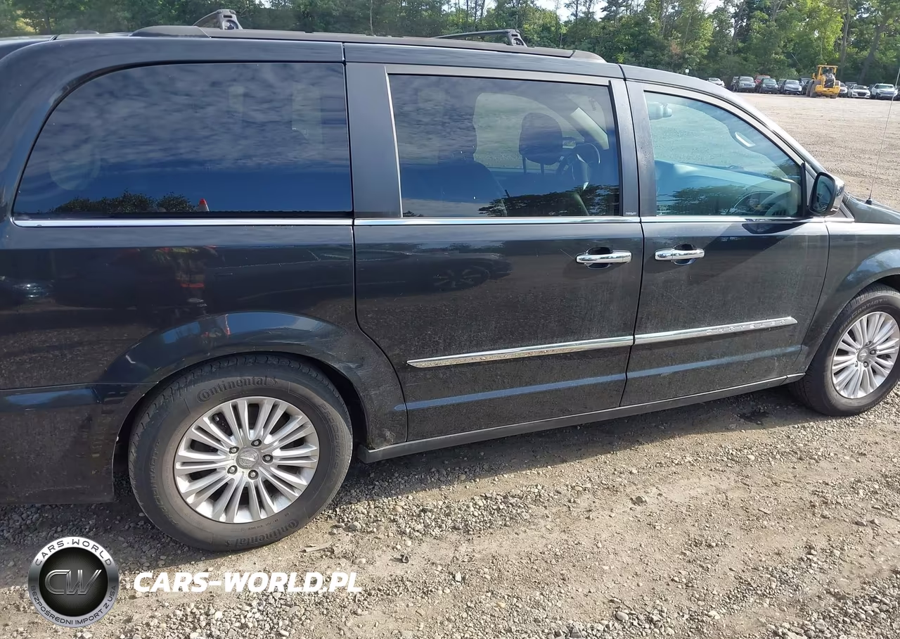 2013 Chrysler Town & Country Touring-L VIN:2C4RC1CG6DR590021 - 6