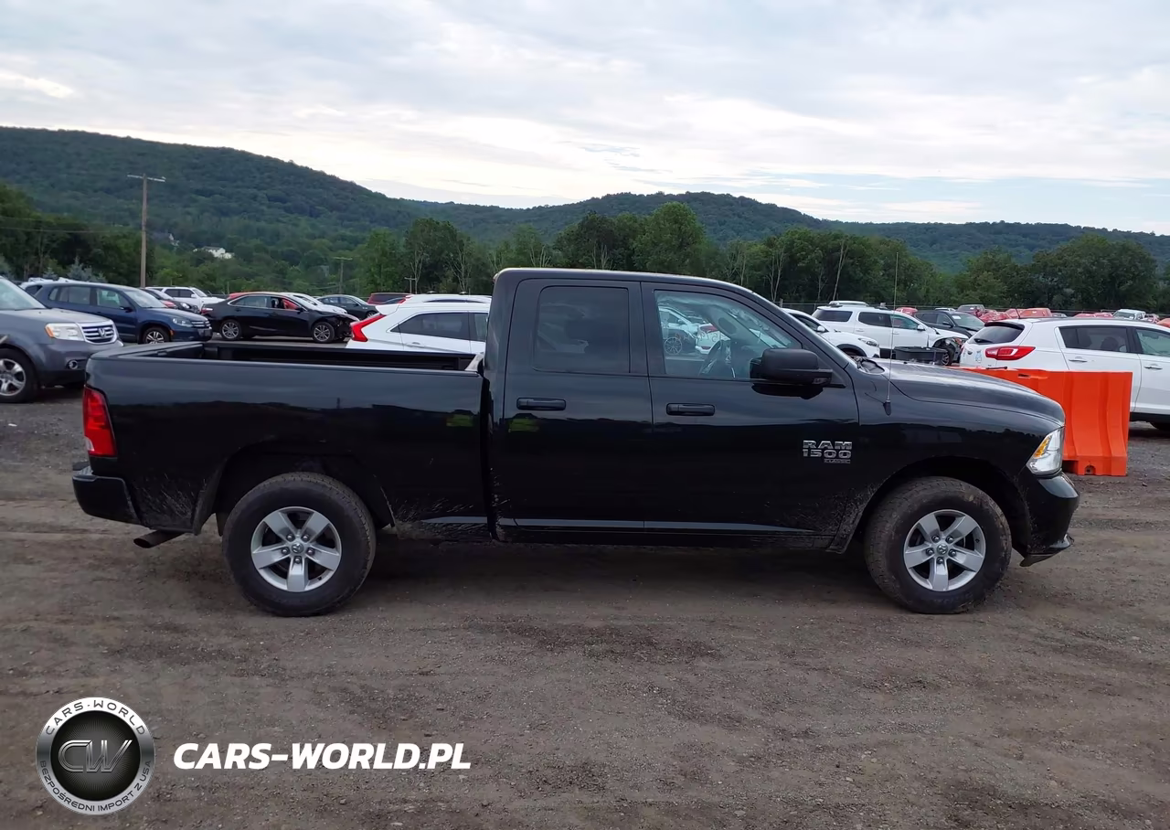 2019 Ram 1500 Classic VIN:1C6RR7FG0KS544135 - 14