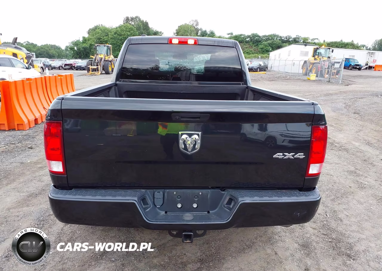 2019 Ram 1500 Classic VIN:1C6RR7FG0KS544135 - 17