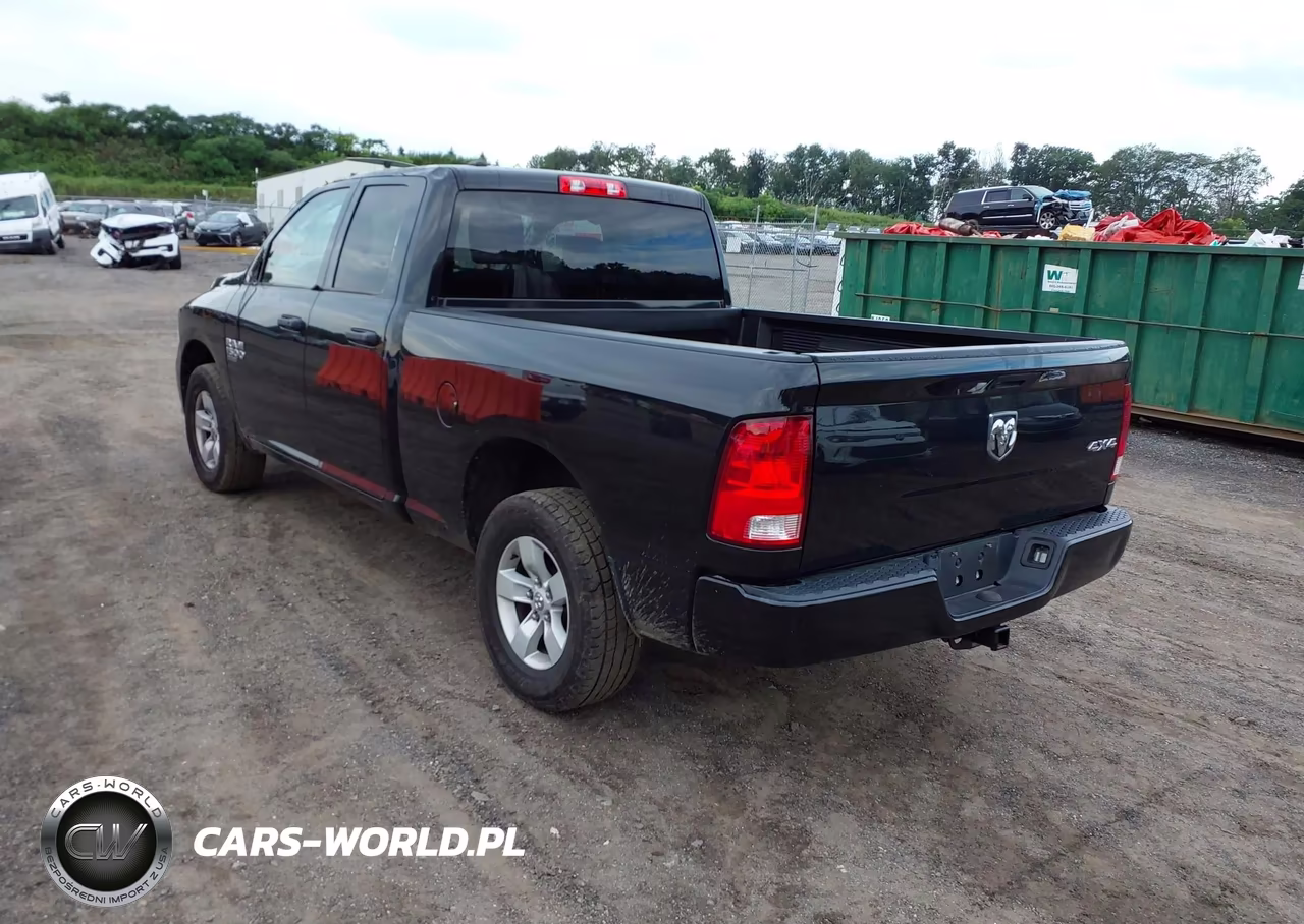 2019 Ram 1500 Classic VIN:1C6RR7FG0KS544135 - 3