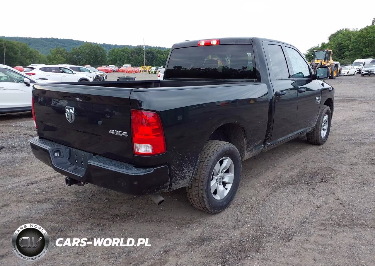 2019 Ram 1500 Classic VIN:1C6RR7FG0KS544135 - 4