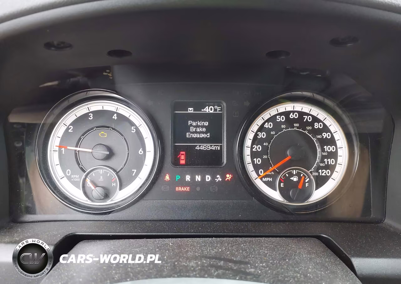 2019 Ram 1500 Classic VIN:1C6RR7FG0KS544135 - 7