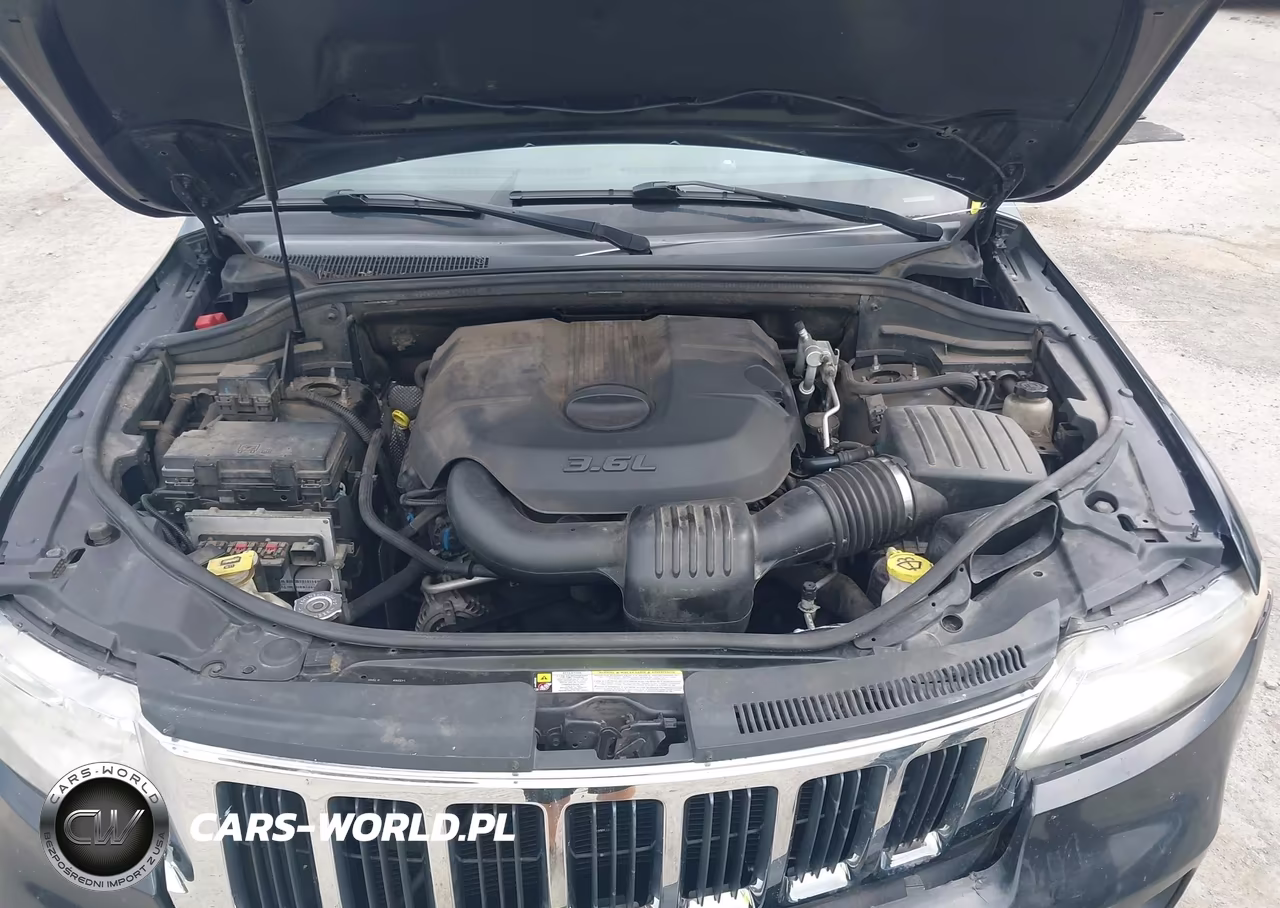 2011 Jeep Grand Cherokee Laredo VIN:1J4RR4GG6BC596735 - 10