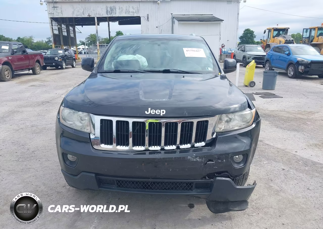 2011 Jeep Grand Cherokee Laredo VIN:1J4RR4GG6BC596735 - 12