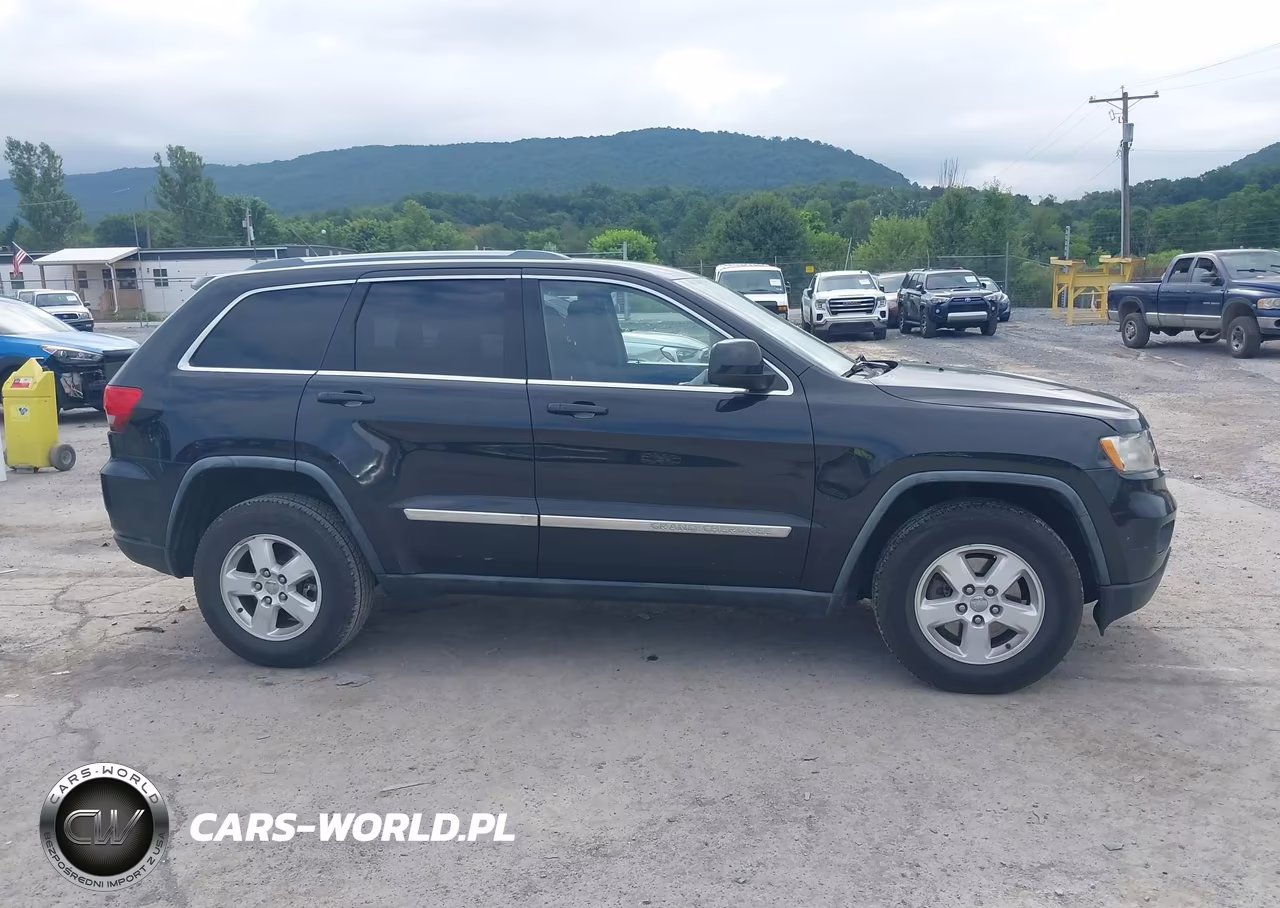 2011 Jeep Grand Cherokee Laredo VIN:1J4RR4GG6BC596735 - 13