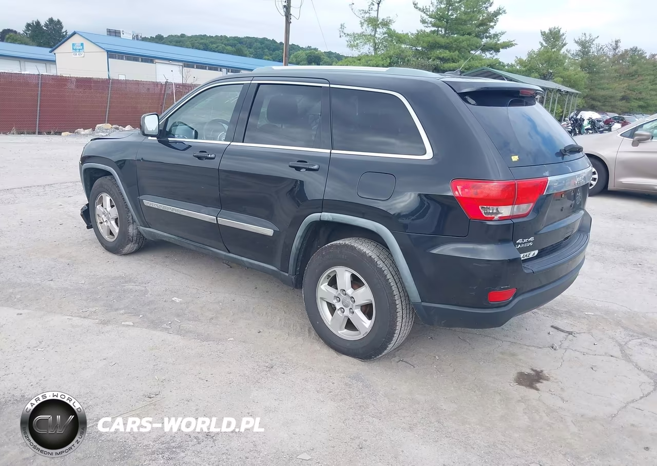 2011 Jeep Grand Cherokee Laredo VIN:1J4RR4GG6BC596735 - 3