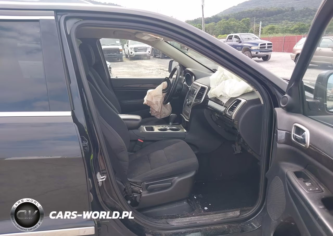2011 Jeep Grand Cherokee Laredo VIN:1J4RR4GG6BC596735 - 5