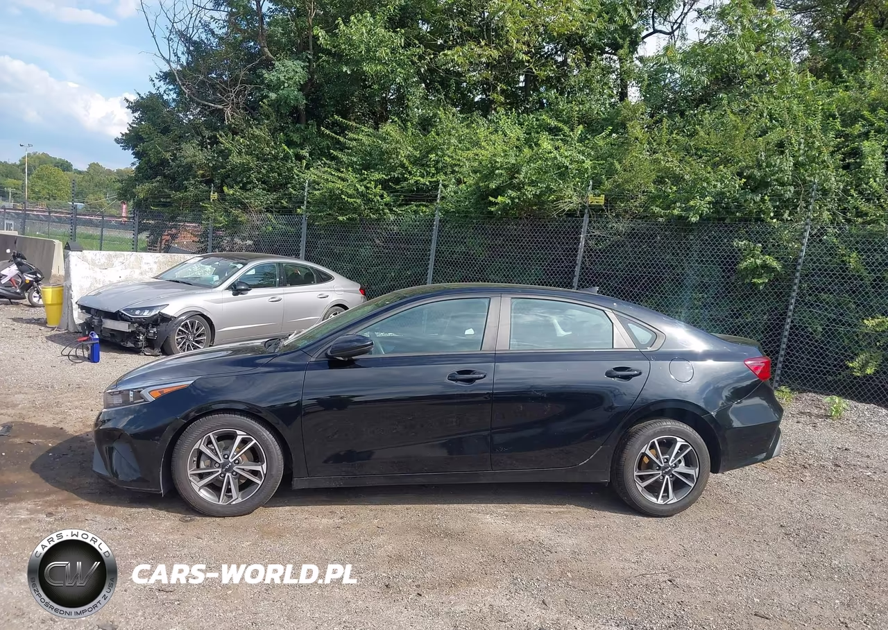 2023 Kia Forte Lxs VIN:3KPF24AD3PE561713 - 14