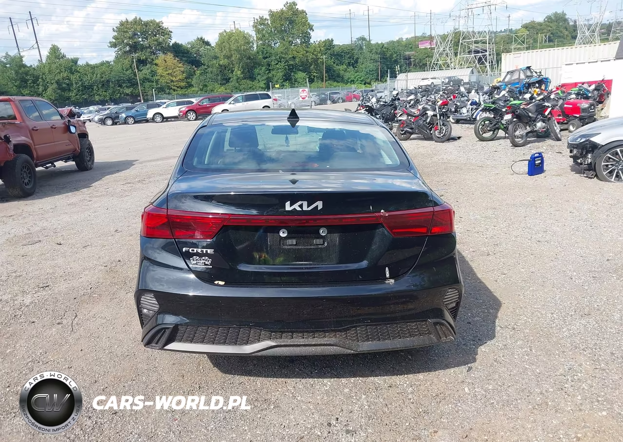 2023 Kia Forte Lxs VIN:3KPF24AD3PE561713 - 16