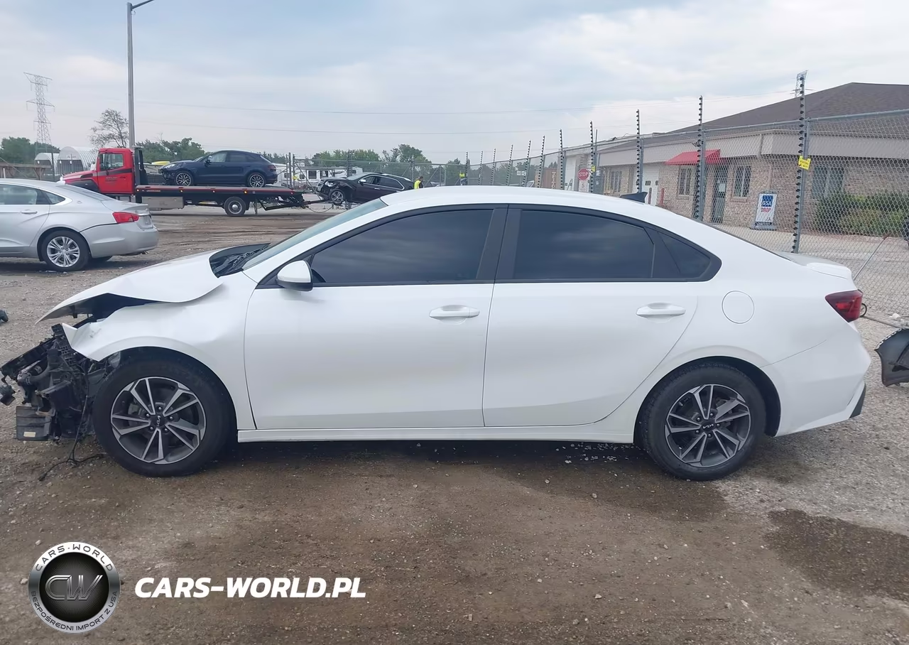 2023 Kia Forte Lxs VIN:3KPF24AD8PE649415 - 14