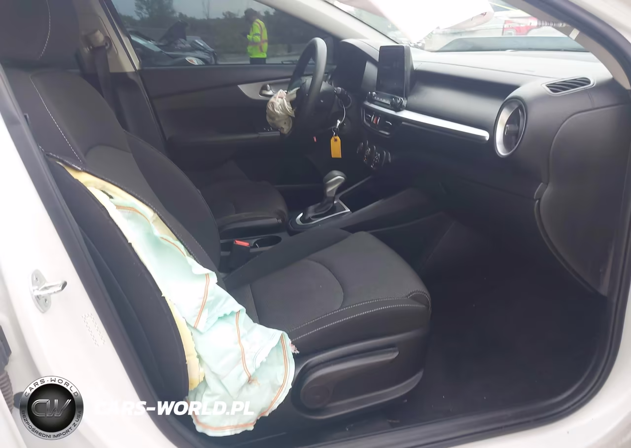2023 Kia Forte Lxs VIN:3KPF24AD8PE649415 - 5