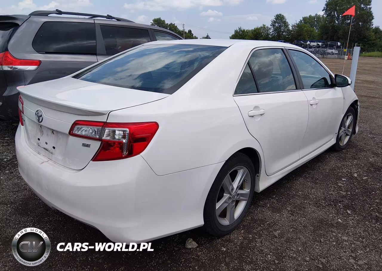 2014 Toyota Camry Se VIN:4T1BF1FK7EU826054 - 4