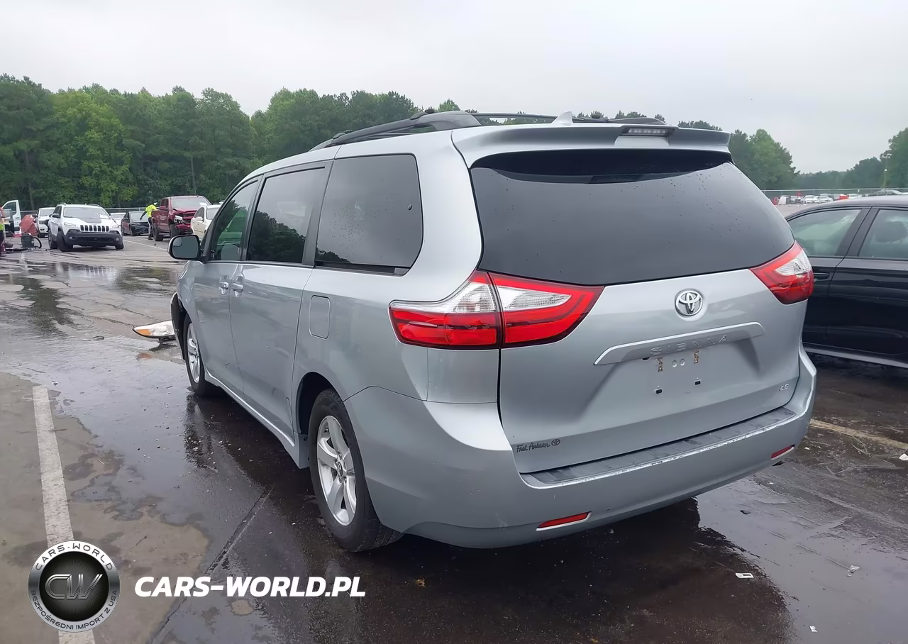 2019 Toyota Sienna Le 8 Passenger VIN:5TDKZ3DC6KS978846 - 3