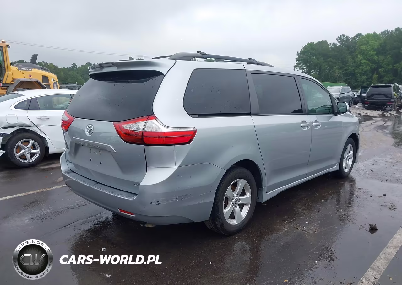 2019 Toyota Sienna Le 8 Passenger VIN:5TDKZ3DC6KS978846 - 4