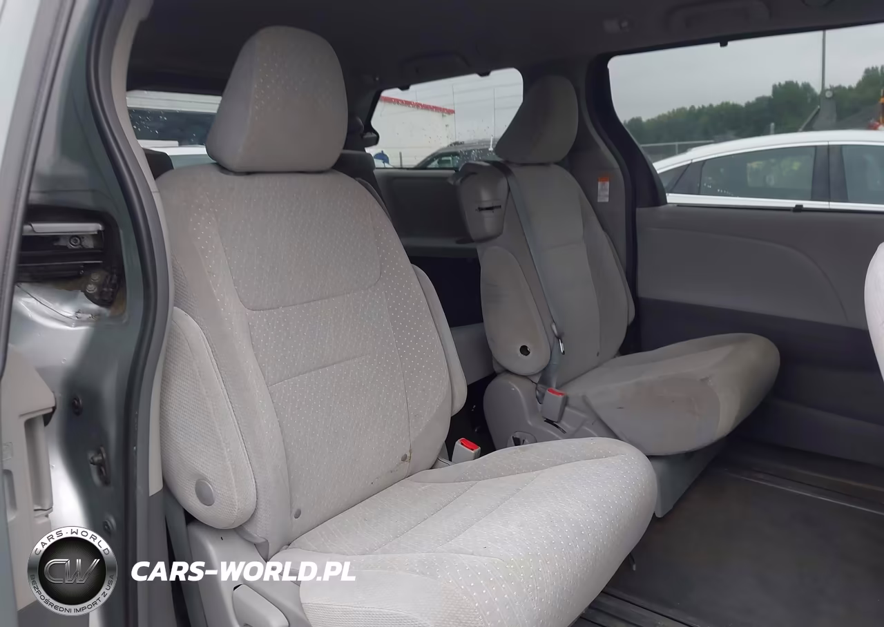 2019 Toyota Sienna Le 8 Passenger VIN:5TDKZ3DC6KS978846 - 8