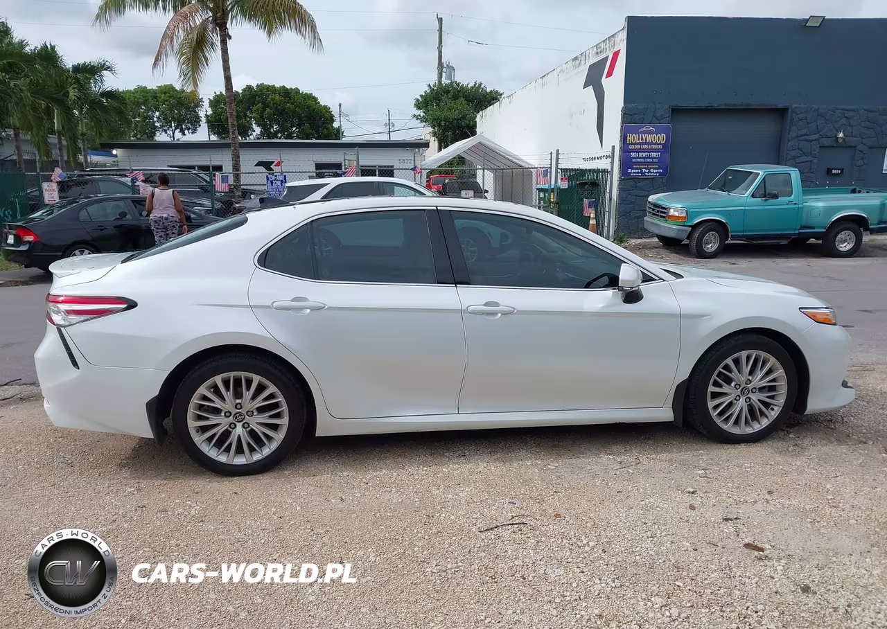2019 Toyota Camry Xle VIN:4T1B11HK8KU839144 - 13