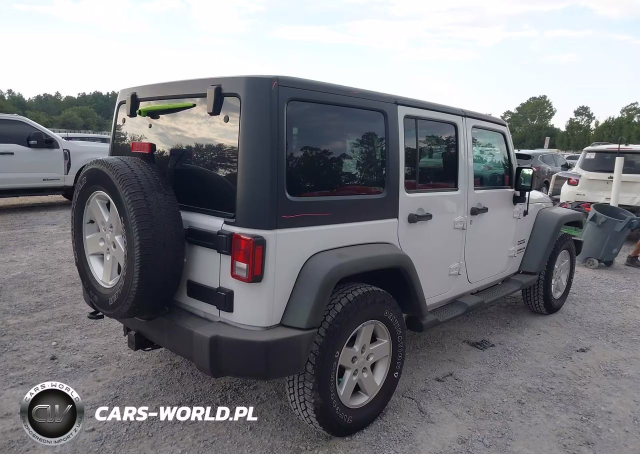 2016 Jeep Wrangler Unlimited Sport VIN:1C4BJWDG0GL196983 - 4