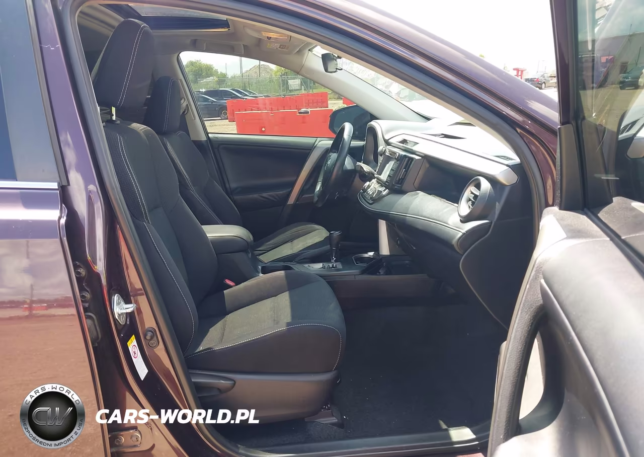 2017 Toyota Rav4 Xle VIN:2T3RFREV6HW671095 - 5