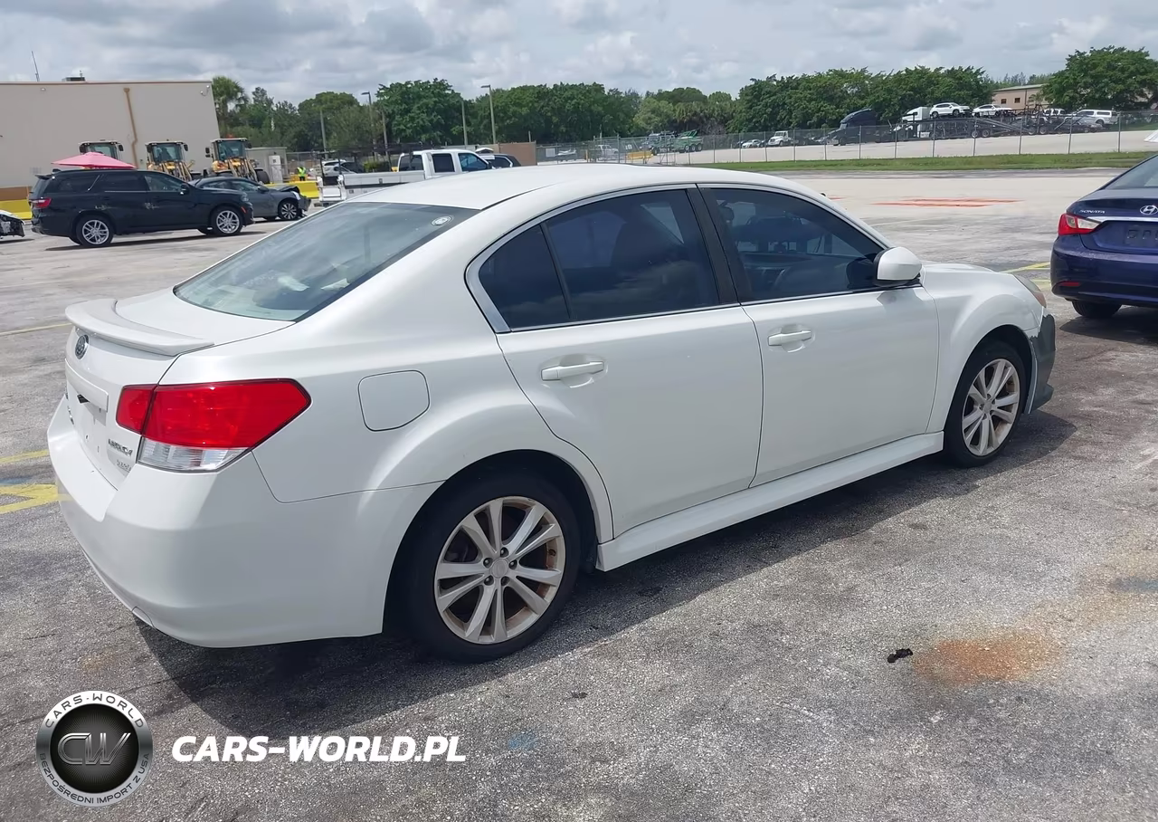 2013 Subaru Legacy 2.5I Premium VIN:4S3BMBC67D3028293 - 4