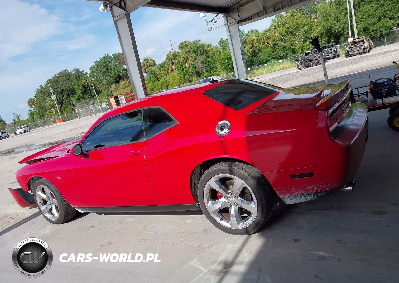 2013 Dodge Challenger R-T Plus VIN:2C3CDYBT8DH586007 - 14